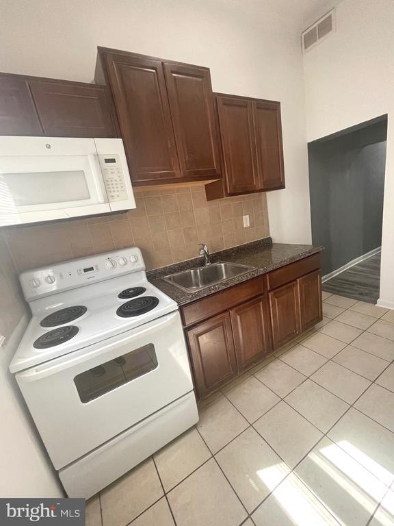 Photo - 519 Mosher St