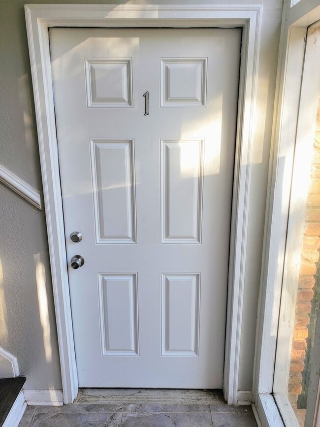 Photo - 1596 Line Cir Unit 1