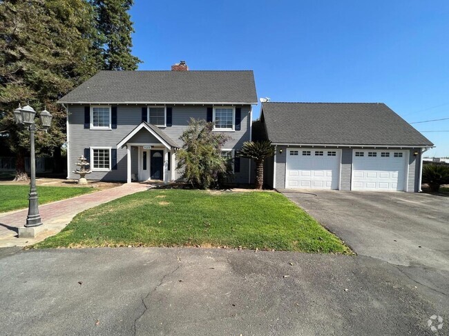 Building Photo - Beautiful Country Home with Solar!
