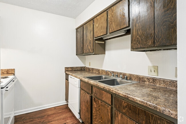 2BR, 2BA - 944SF - Kitchen
