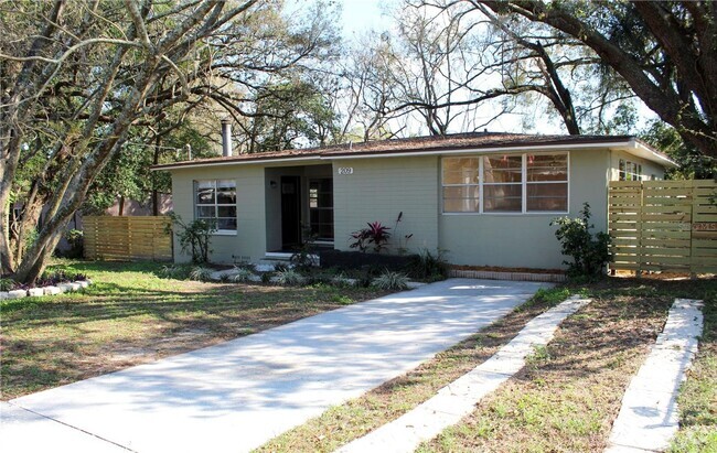 Building Photo - 209 Redwood Ave Rental