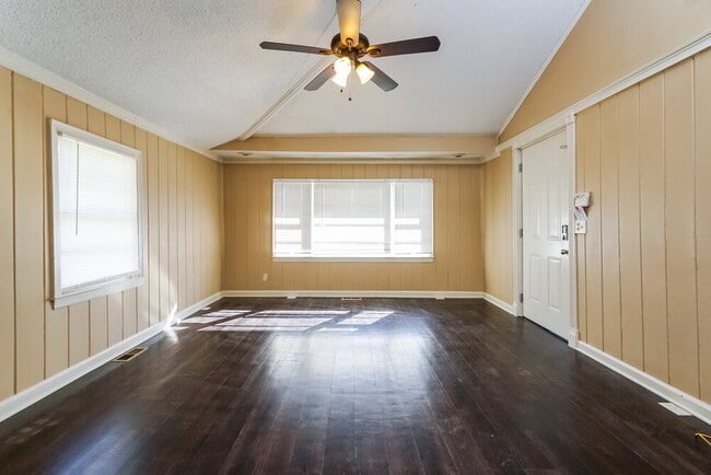 Photo - 1075 Nebo Rd