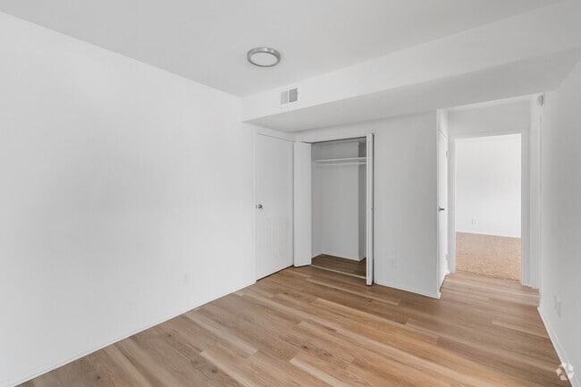 1 BR, 1 BA - 669 SF