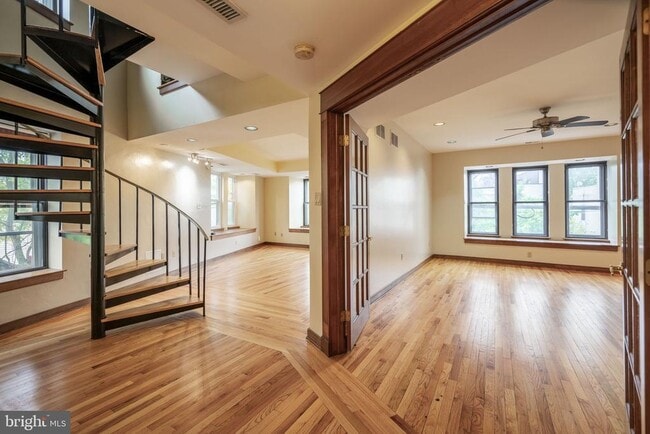 Photo - 322 Poplar St Unit 2