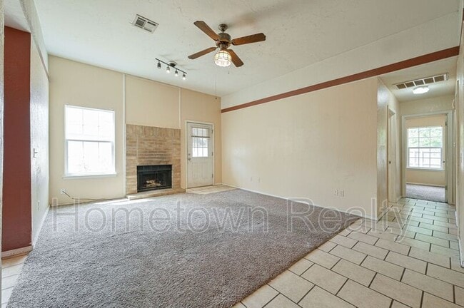 Photo - 2000 Twisted Oak Cir