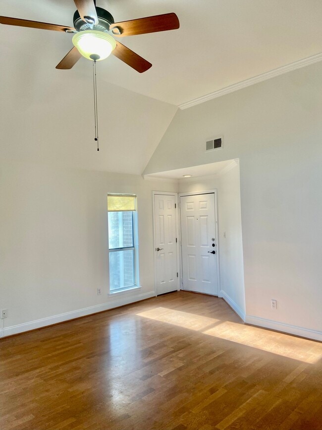 Photo - 2512 Cranbrook Ln
