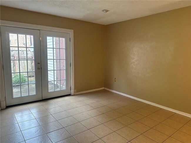 Photo - 300 Coral Ave Unit B