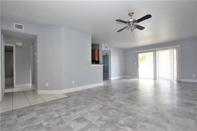 Photo - 3413 NW 44th St Unidad 107