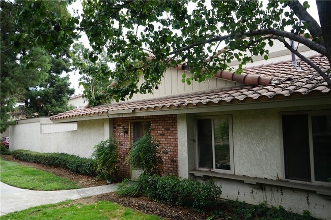 Building Photo - 9719 Fremont Ave