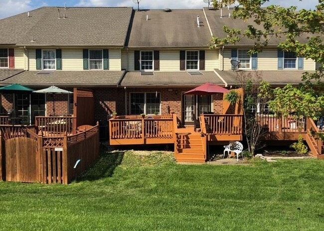 Photo - 1211 Lindsay Ln Townhome