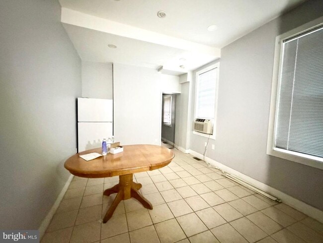 Photo - 176 W Hanover St