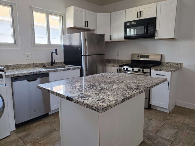 Photo - UPDATED 2 BEDROOM, 2 BATH NEAR DOWNTOWN PHOENIX Unit A