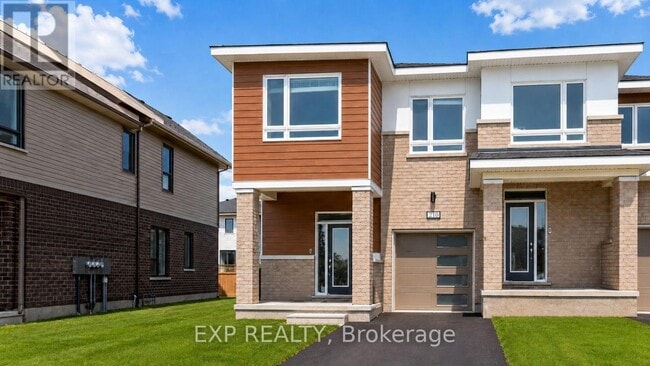 Photo - 210 Ormiston Cres