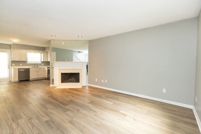 Photo - 2827 Dayton Blvd Unit 6