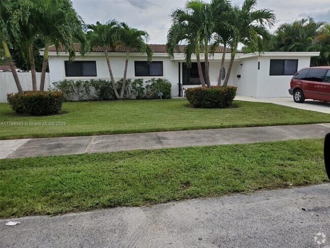 Building Photo - 2460 NE 215th St Rental