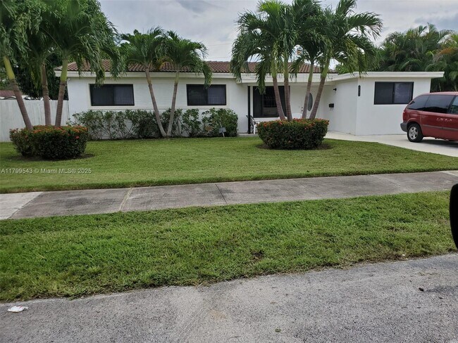 Photo - 2460 NE 215th St Casa