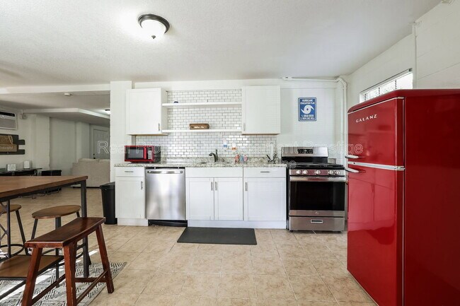 2219 72nd St Unit B