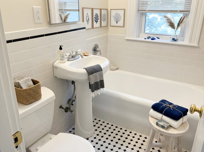 Photo - 203-205 Winthrop Rd. Unit 3 Unit 3