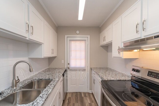 Building Photo - 1604 Johns Rd Rental