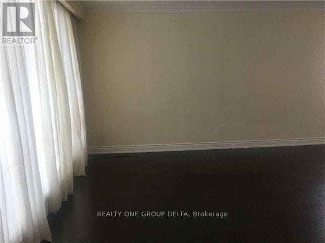 Photo - 30 Dittmer Crescent