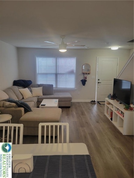 Photo - 326 E Frankford St