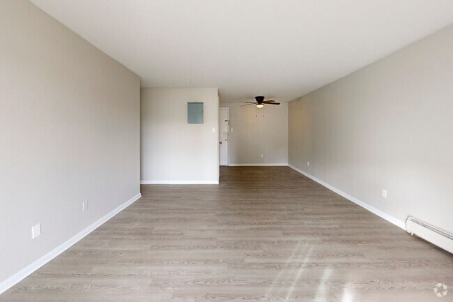 2BR, 1BA - 700SF - Living Room