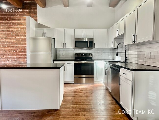 Photo - 204 Walnut St Unit 205
