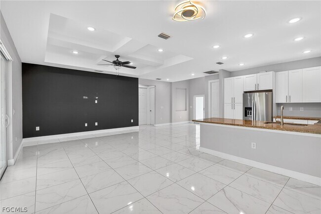 Photo - 702 Norman Ave N