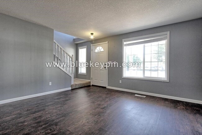 Photo - 4 Bed, 2.5 Bath Home in Cul-de-sac in Fisher's Landing East