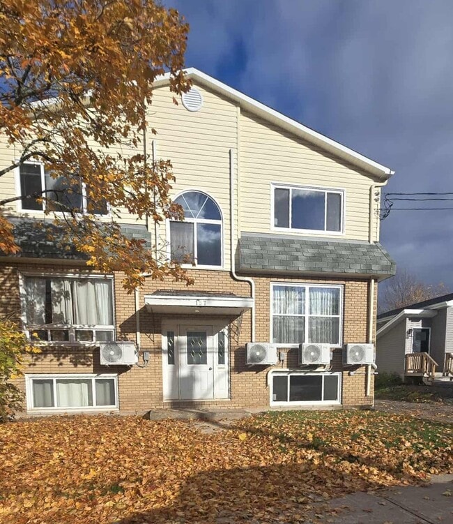 Building Photo - 157 McSweeney Ave Unit 2