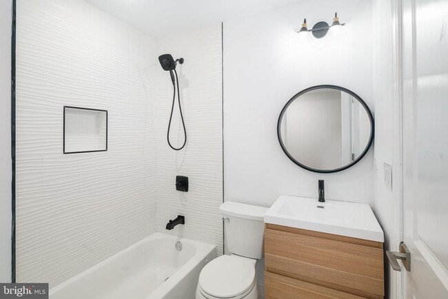 Photo - 653 N Preston St Unit 3