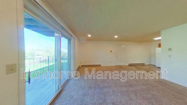 Photo - 811 W Villard St Unidad #59