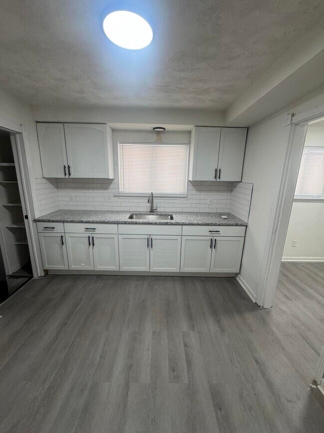 Photo - 9222 Forrer St