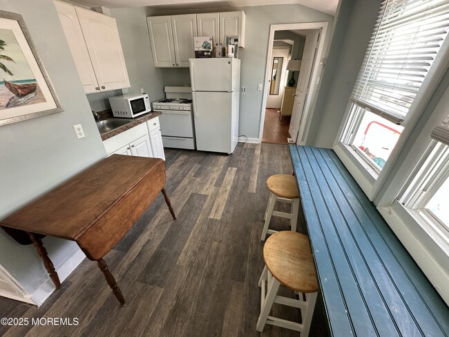Building Photo - 116 12th Ave Unit A Rental
