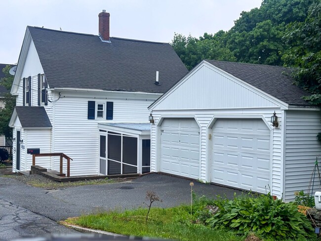 Building Photo - Gorgeous Bath 3BR/2BA Home for RENT! $2700
