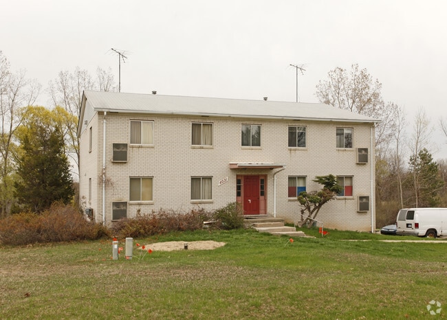 Challis Apartments