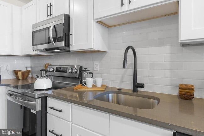 Photo - 7037 Ridge Ave Unidad 105