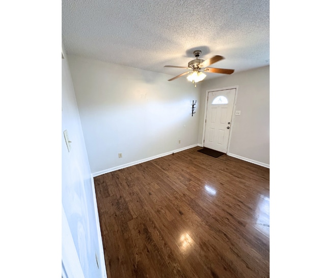 Photo - 2018 Blythe Ave SE