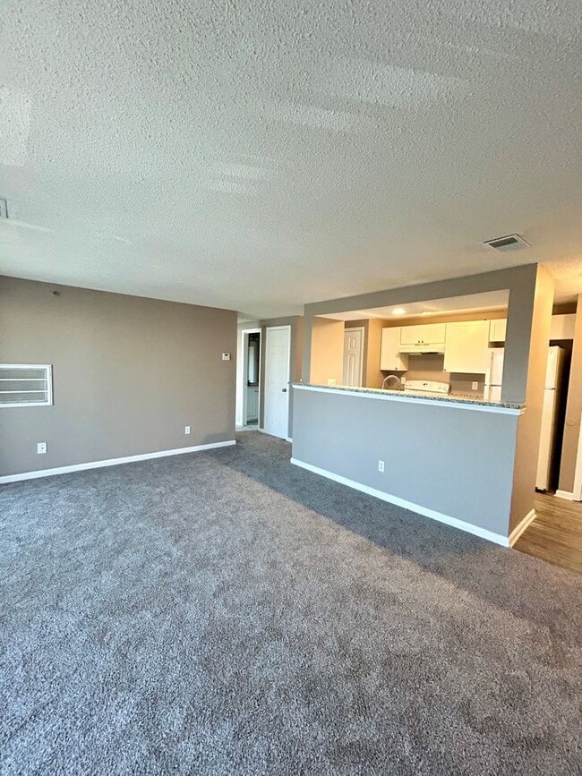 Photo - University Spacious 3rd floor Condo