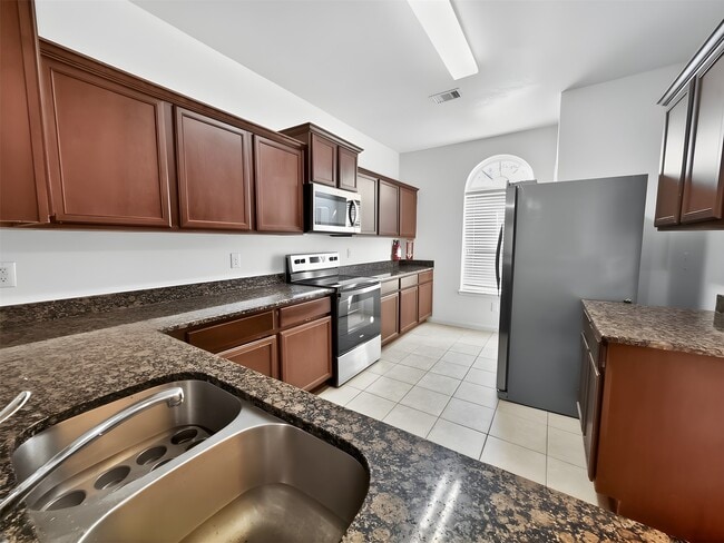 Photo - 5127 Oak Briar Ln