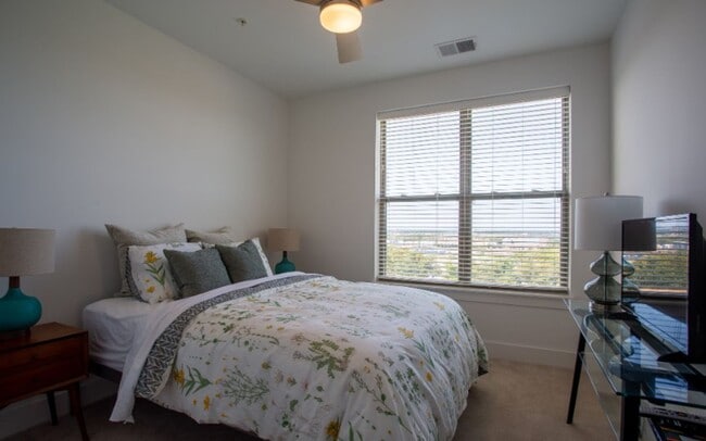 Photo - Artisan Hill