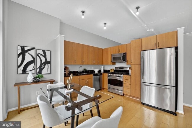 Photo - 811 4th St NW Unit 807