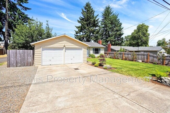 Photo - 453 Hrubetz Rd SE