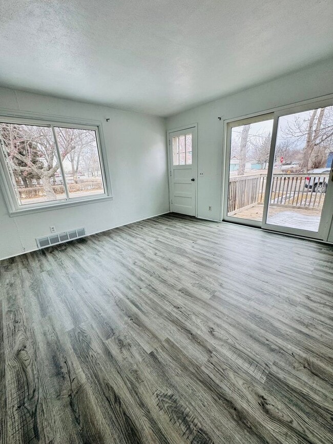 Photo - 3 bedroom (with bonus room) 1.5 bathroom