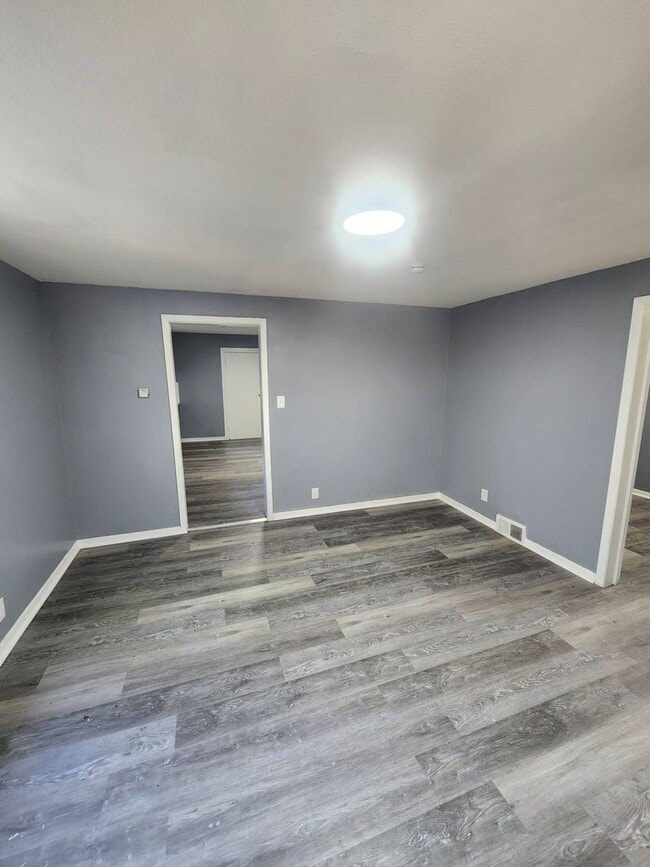 Charming 3-Bedroom Unit in Prime Location - Charming 3-Bedroom Unit in Prime Location