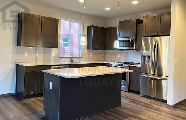 Photo - Stunning 5 Bedroom! Great Location!