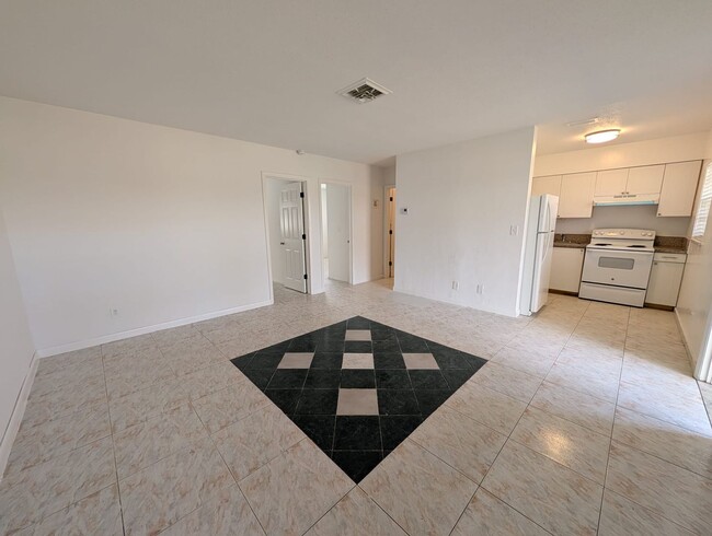 Photo - 208 NW 43rd Ct Unit 2