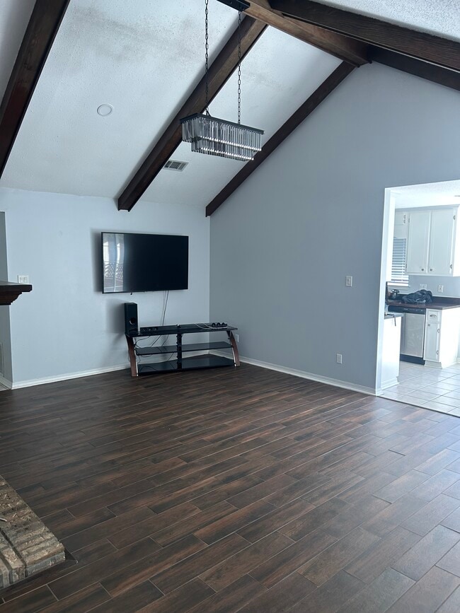 Photo - 957 Rustwood Dr