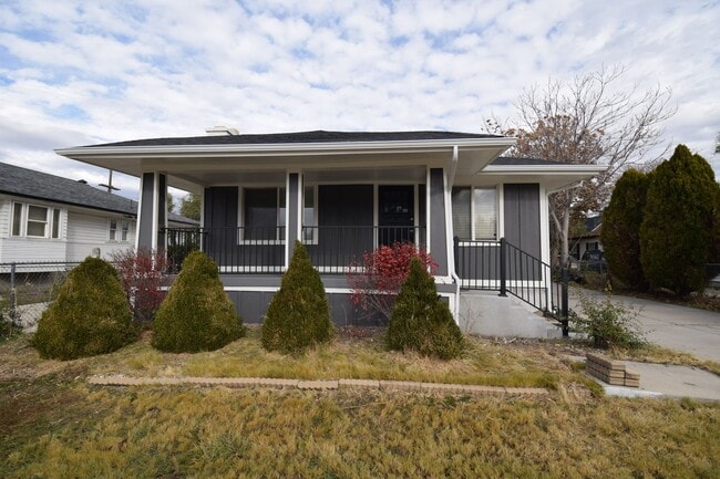 Building Photo - Remodeled 2 Bedroom Home in Salt Lake City!