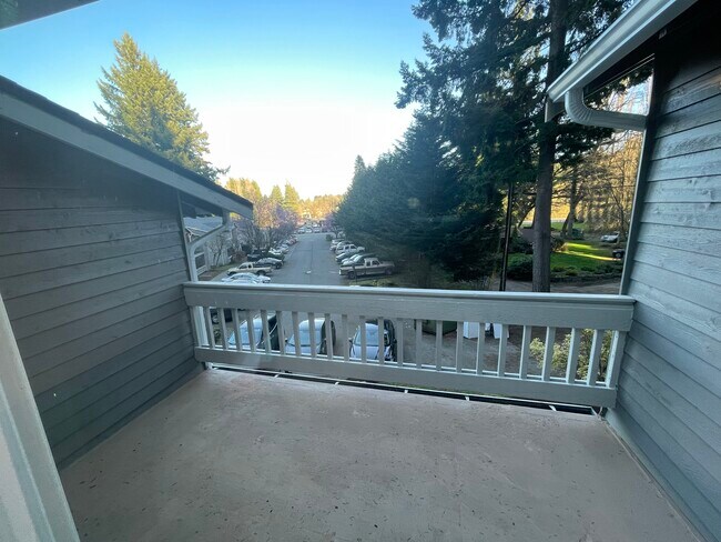 4414 NW Wedgewood Ln Townhome - Townhome Rental in Bremerton WA